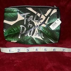 NWT- Bath&Body Works Make-up bag